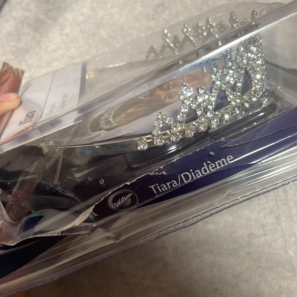 Tiara - Picture 5 of 6